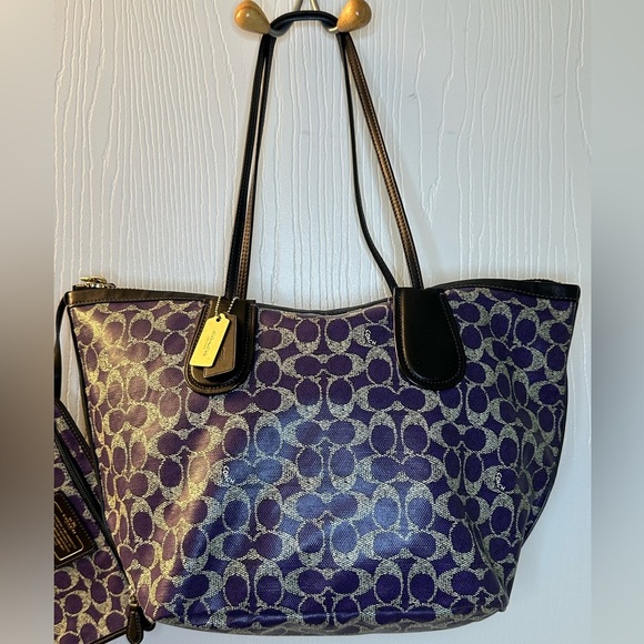 Coach Taxi Tote Signature Coated Canvas Purple Black Zipper Closure Pouch Bag - Picture 2 of 13